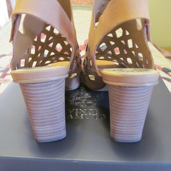 New Vince Camuto nubuck heeled sandals Deverly - Picture 3 of 15